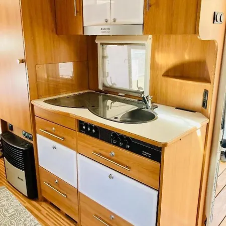 Zuczkowa Przyczepa - Maszoperia Campingplads